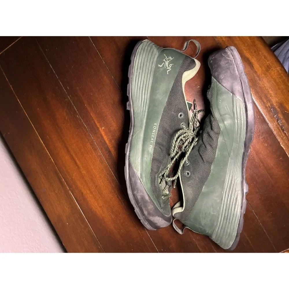 Arcteryx Konseal FL 2 Hiking‎ Shoes Men's Sz 9 Green Vibram Megagrip Sole